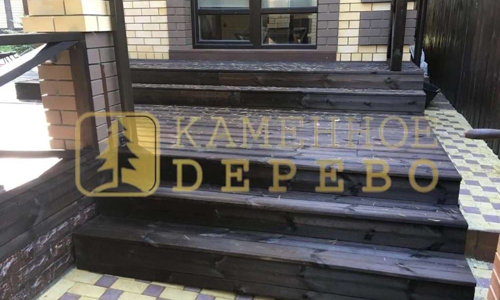 Терраса со ступенями из Каменного дерева