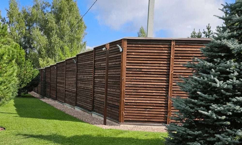 Забор жалюзи из Каменного дерева